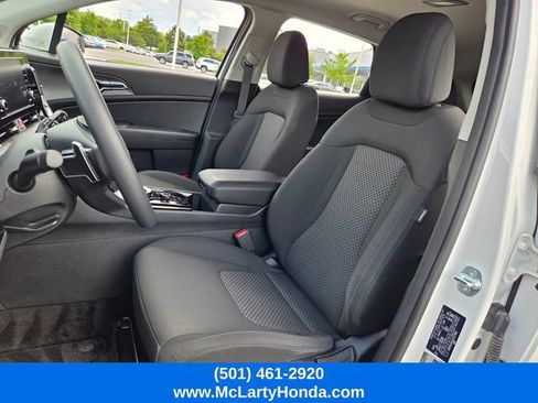 Used 2025 Kia Sportage LX AWD/4WD image 8