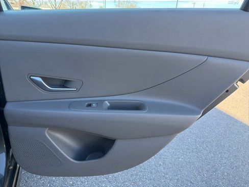 Used 2024 Hyundai Elantra SEL image 13