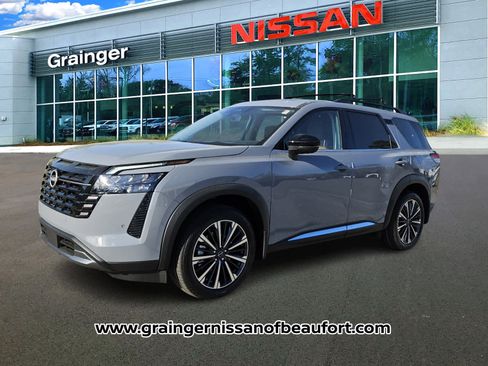 New 2026 Nissan Pathfinder Platinum image 2