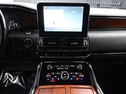 Used 2019 Lincoln Navigator L Reserve image 31