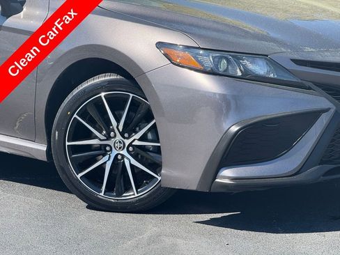 Used 2024 Toyota Camry SE image 5