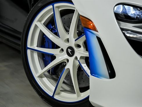 Used 2021 McLaren 720S Spider RWD image 4