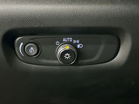 Used 2023 Chevrolet Traverse RS AWD/4WD image 10