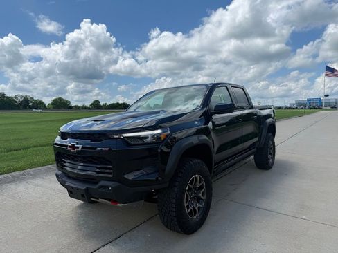Used 2024 Chevrolet Colorado ZR2 w/ ZR2 Convenience Package III AWD/4WD image 8