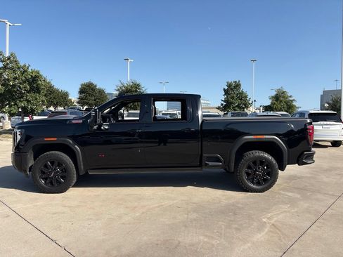 Used 2024 GMC Sierra 2500 AT4 w/ AT4 Premium Plus Package AWD/4WD image 8