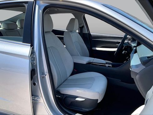 Used 2025 Hyundai Sonata SEL FWD image 9