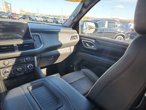 Used 2022 GMC Yukon SLT w/ SLT Luxury Package image 18