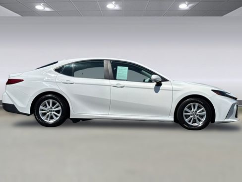 Used 2025 Toyota Camry LE FWD image 8