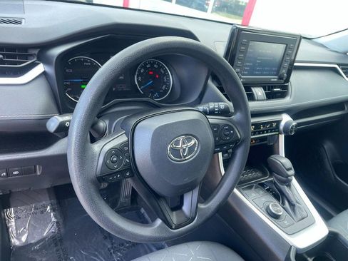 Used 2022 Toyota RAV4 XLE image 22