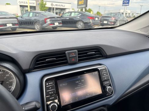Used 2025 Nissan Versa SV FWD image 17