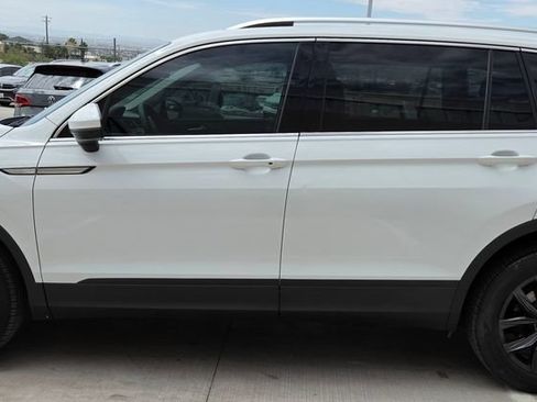 Used 2024 Volkswagen Tiguan SE FWD image 6
