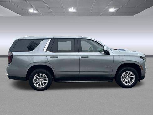 Used 2025 Chevrolet Tahoe LT image 2