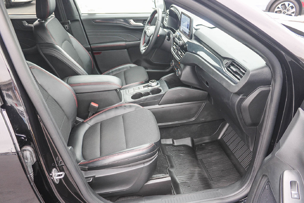 Certified 2025 Ford Escape ST-Line Select AWD/4WD image 19