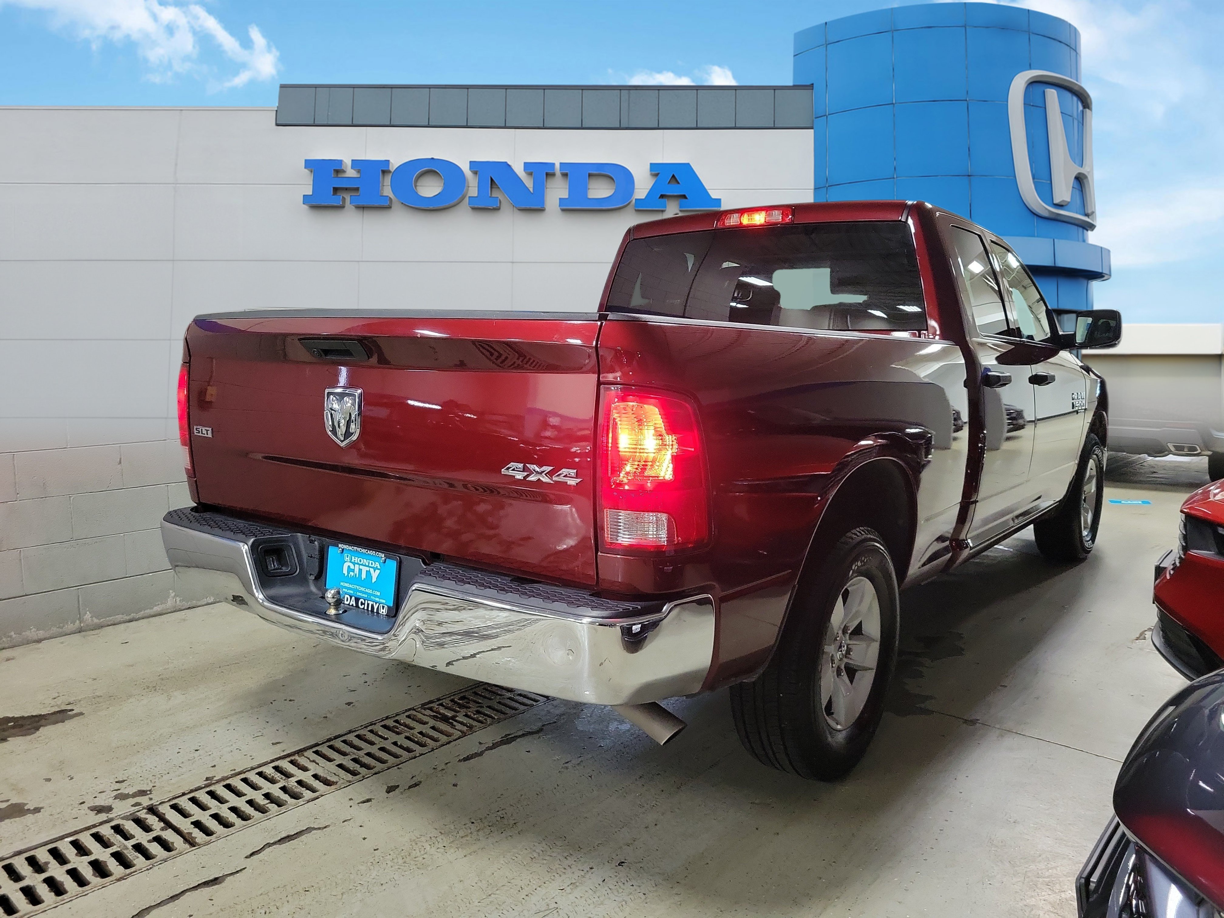 Used 2024 RAM 1500 Classic SLT AWD/4WD image 4