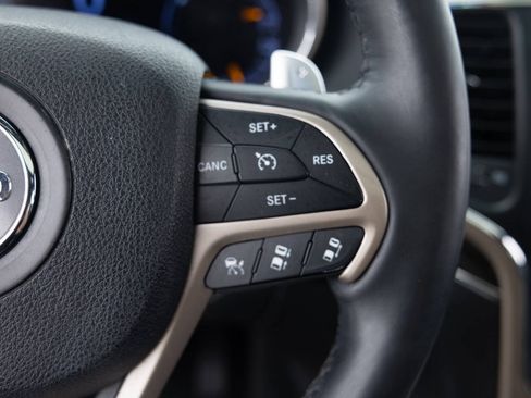 Used 2014 Jeep Grand Cherokee Overland w/ Advanced Technology Group AWD/4WD image 40