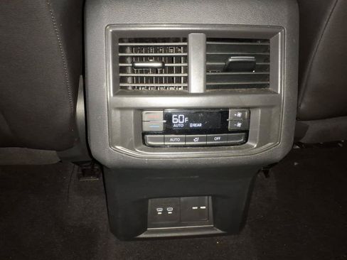 Used 2023 Volkswagen Atlas SEL AWD/4WD image 16