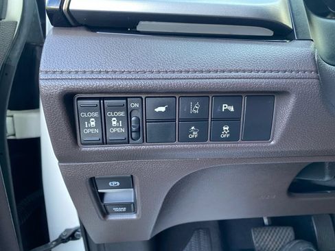Used 2018 Honda Odyssey Elite image 38
