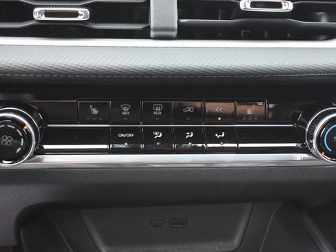 New 2026 Chevrolet Equinox LT w/ Safety and Technology Package FWD image 25
