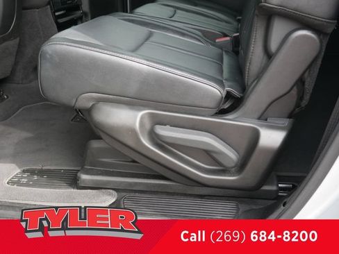 Used 2024 Jeep Wagoneer L Series II w/ Flexible Seating Group AWD/4WD image 40