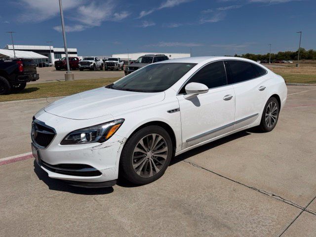 Used 2017 Buick LaCrosse Essence FWD image 1