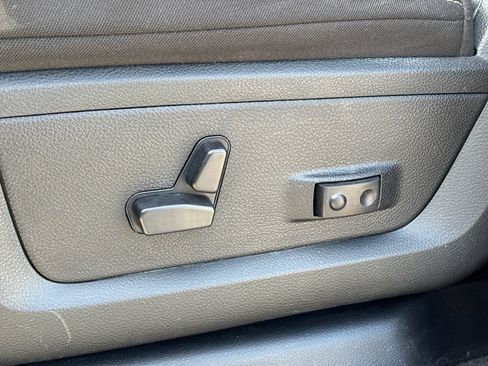 Used 2025 RAM 2500 Big Horn AWD/4WD image 14