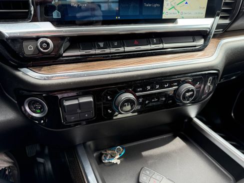 Used 2024 Chevrolet Silverado 3500 LT w/ Convenience Package image 27