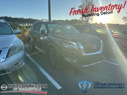Used 2024 Nissan Pathfinder SL w/ SL Premium Package