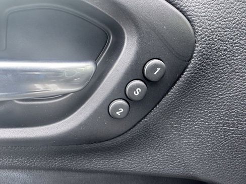 Used 2022 Jeep Cherokee Trailhawk w/ Sound & Nav Group image 29