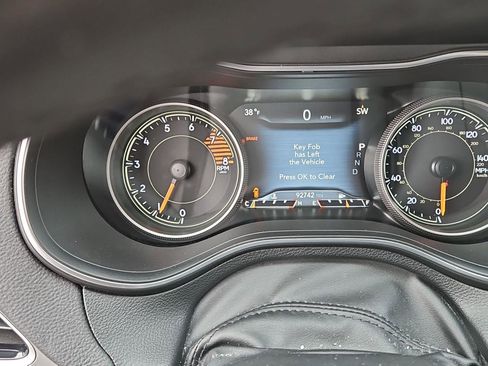 Used 2019 Jeep Cherokee Limited w/ Luxury Group image 21