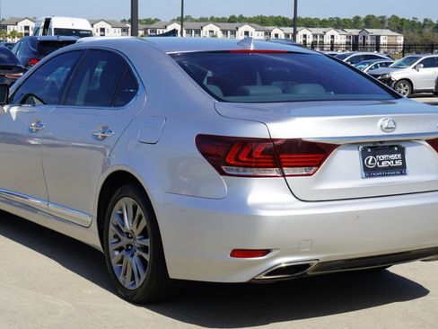 Used 2017 Lexus LS 460 w/ Comfort Package image 8