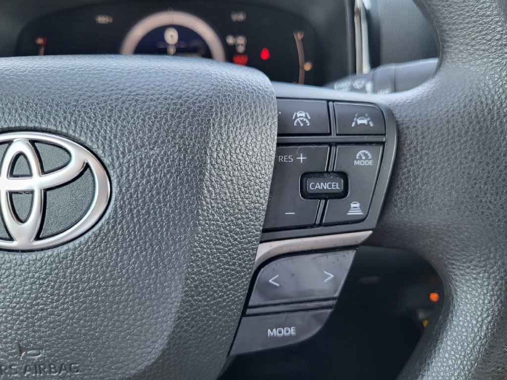 Used 2025 Toyota Camry LE FWD image 15
