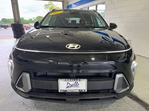 Used 2025 Hyundai Kona SEL AWD/4WD image 3