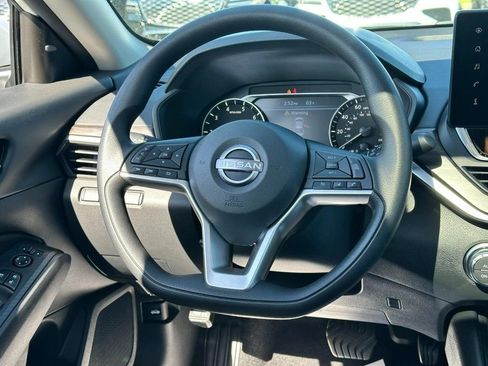 New 2026 Nissan Altima 2.5 SV FWD image 7
