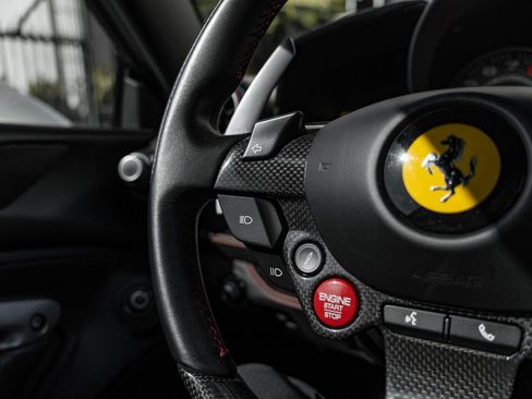 Used 2020 Ferrari F8 Tributo image 22