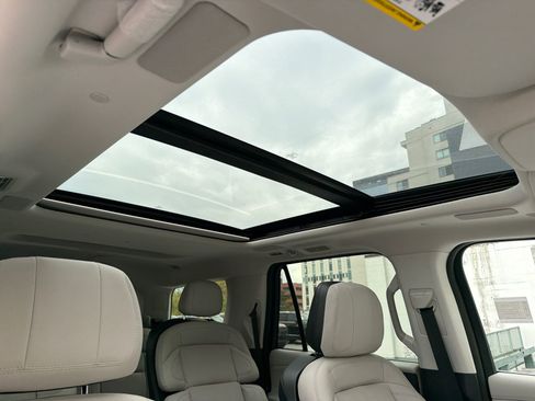 New 2026 Lincoln Navigator Reserve AWD/4WD image 14