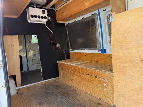 Used 2021 Mercedes-Benz Sprinter 2500 image 14