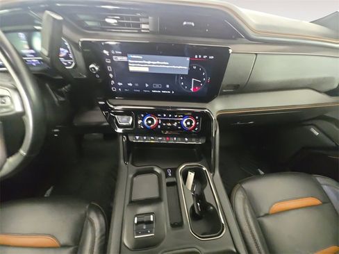 Used 2024 GMC Sierra 3500 AT4 image 11