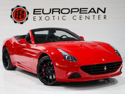 Used 2017 Ferrari California T RWD image 1