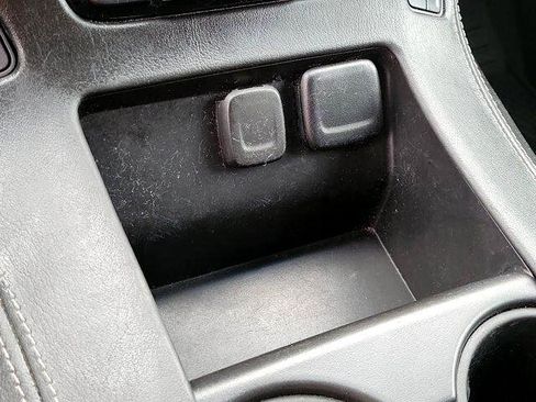 Used 2020 Chevrolet Suburban LT image 31