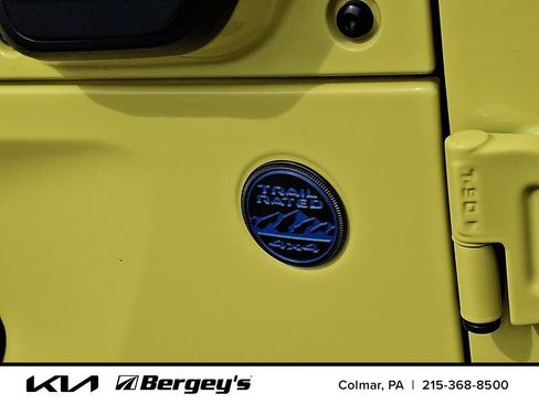 Used 2023 Jeep Wrangler Unlimited Rubicon 4xe AWD/4WD image 33