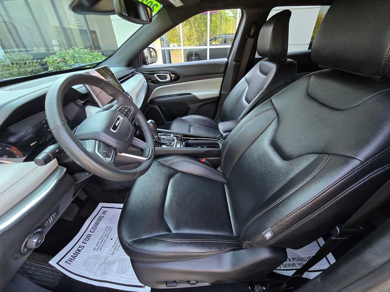 Used 2024 Jeep Compass Limited AWD/4WD image 2