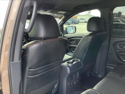 Used 2021 Nissan Titan PRO-4X w/ Pro-4x Convenience Package AWD/4WD image 12