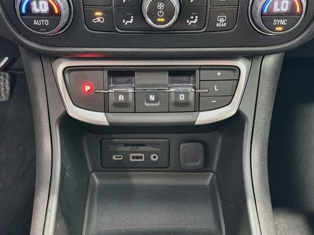 Used 2024 GMC Terrain SLT FWD image 15
