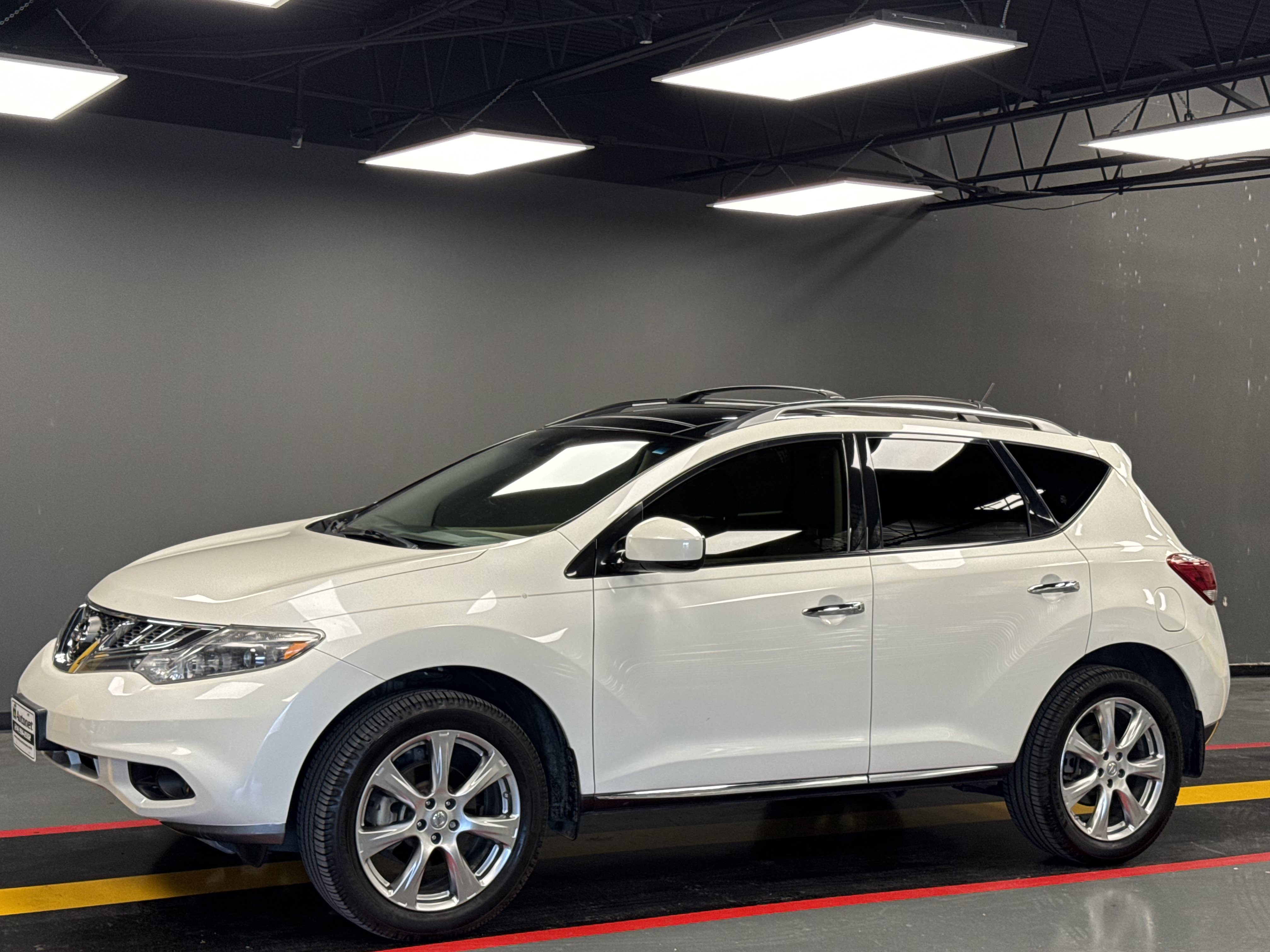 Used 2014 Nissan Murano LE w/ Platinum Edition Package AWD/4WD image 1