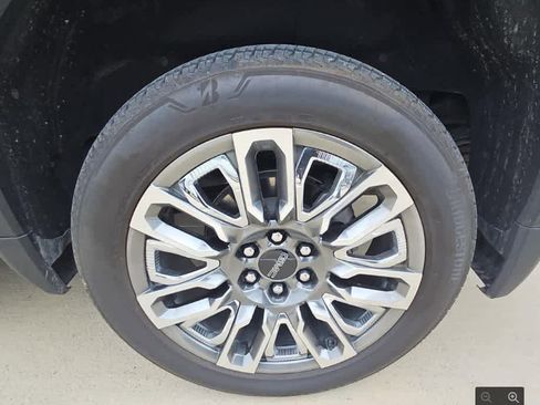 Used 2025 GMC Sierra 1500 Denali Ultimate AWD/4WD image 19