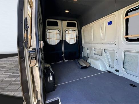 Used 2025 Mercedes-Benz Sprinter 2500 image 14