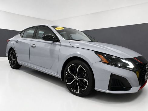 Certified 2024 Nissan Altima 2.5 SR FWD image 7