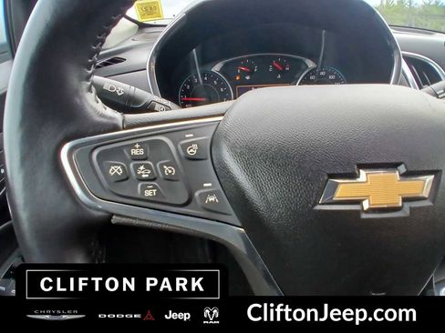 Used 2022 Chevrolet Equinox LT AWD/4WD image 22