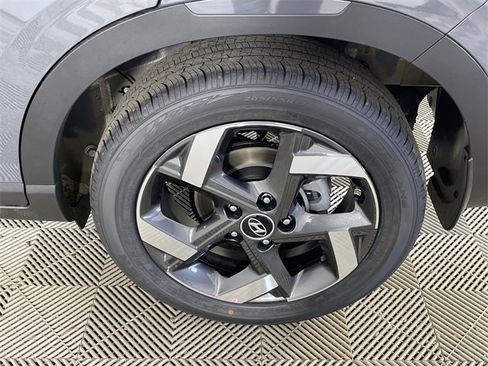 New 2025 Hyundai Venue Limited image 17