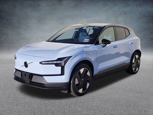 New 2026 Volvo EX30 Plus w/ Climate Package image 3